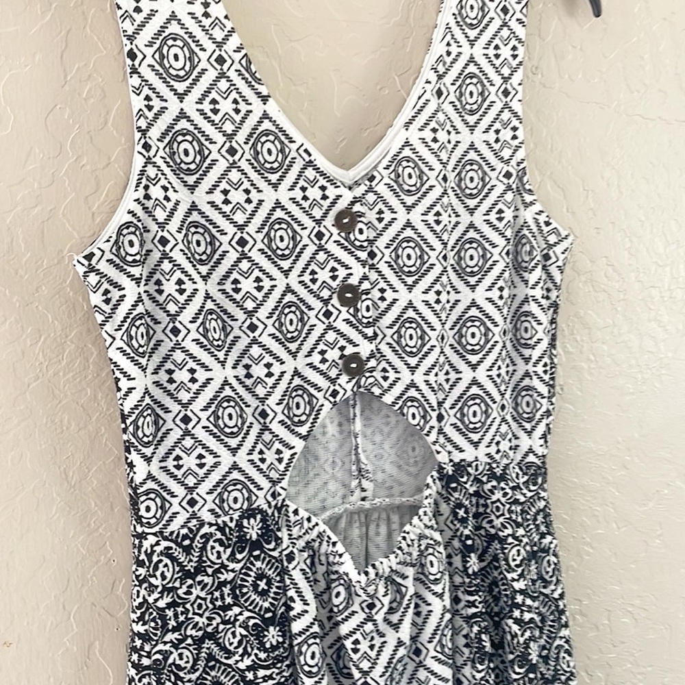 🌿Final Sale 
Rewind Black And White Keyhole‎ Open Back Dress - Picture 8 of 8